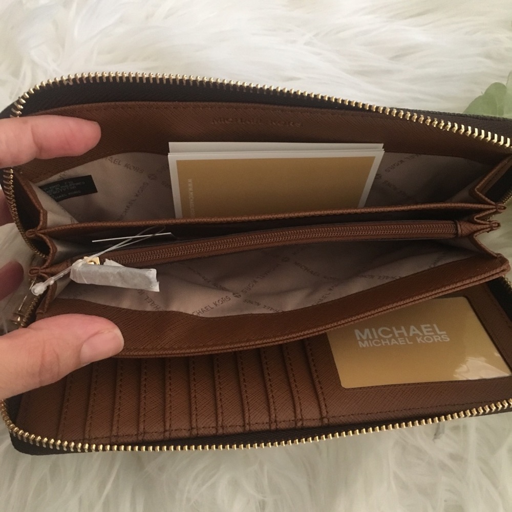 New Michael Kors jet XL wallet - Picture 4 of 6